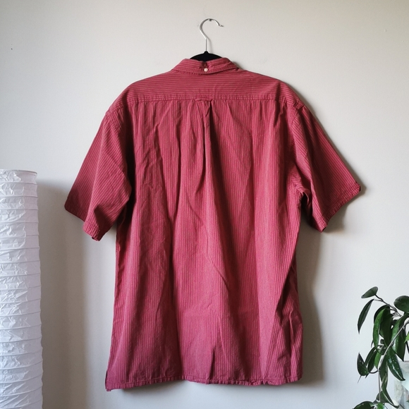 Men's Izod Button-Down Short Sleeve Shirt - Picture 4 of 6